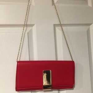 Red clutch